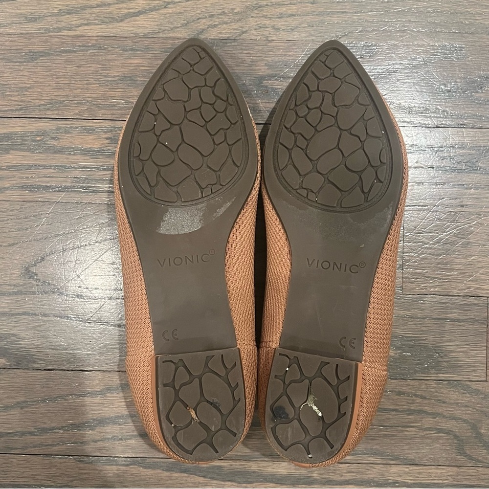 Vionic Knit Ballet Flat Pointed Toe Tan Size 8 Arch Support Classic - Picture 8 of 8